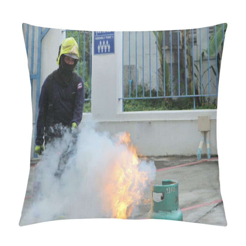 Personality  Bangkok,Thailand,17 Aug 2018 , Emergency Experts To Do The Training And Introduction To Office Staff  Made Recommendations For Training In Fire Fighting Techniques. Pillow Covers