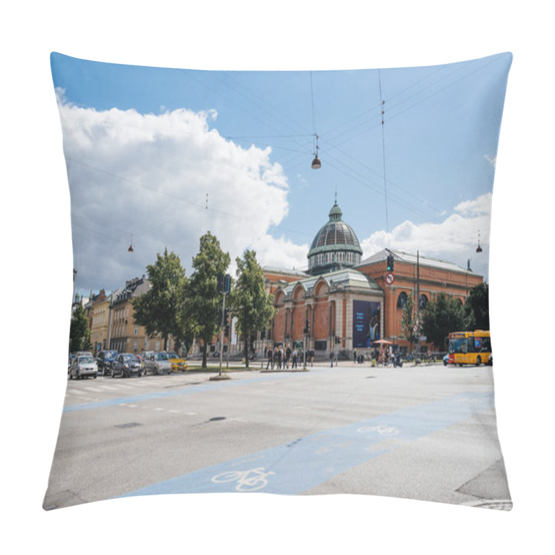 Personality  Ny Carlsberg Glyptotek A Blue Sky Day Of Summer Pillow Covers