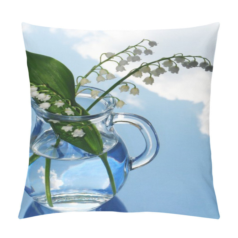 Personality  Lily Of The Valley In Jug Pillow Covers