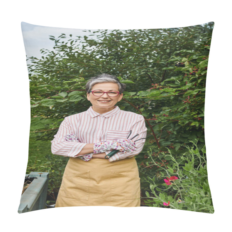 Personality  Jolly Mature Woman In Casual Attire With Glasses Holding Rakes For Gardening And Smiling At Camera Pillow Covers