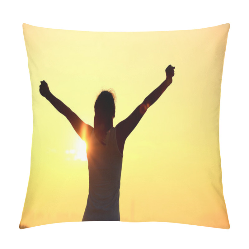 Personality  Woman Open Arms Under The Sunrise Pillow Covers