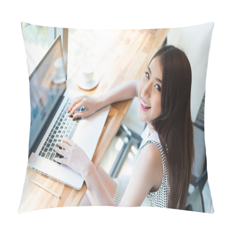 Personality  Beautiful Business Woman Using A Laptop Computer Pillow Covers