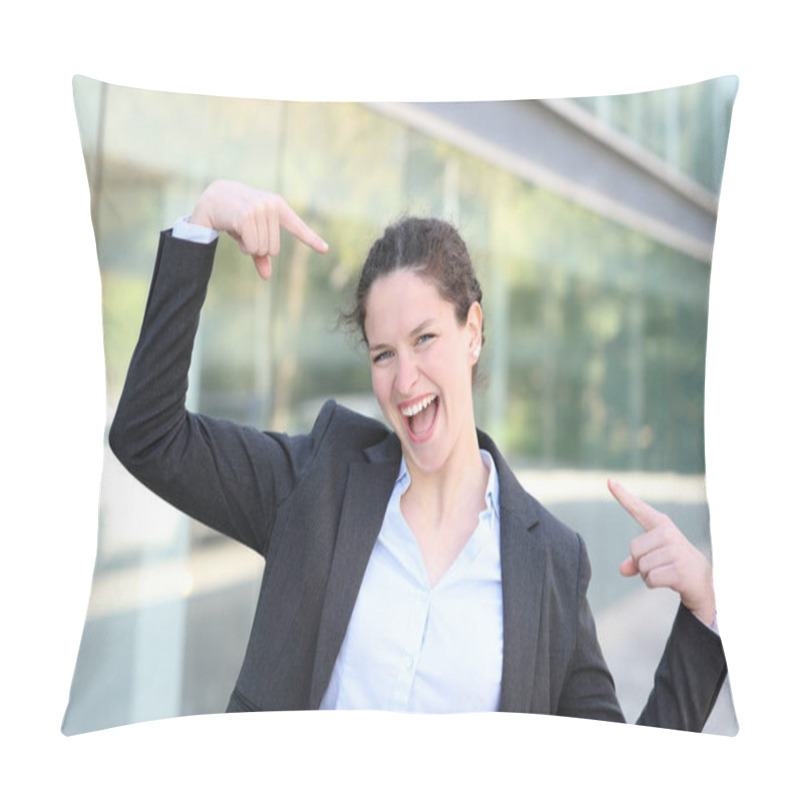 Personality  Front View Portrait Of A Proud Executive Pointing Herself In The Street Pillow Covers