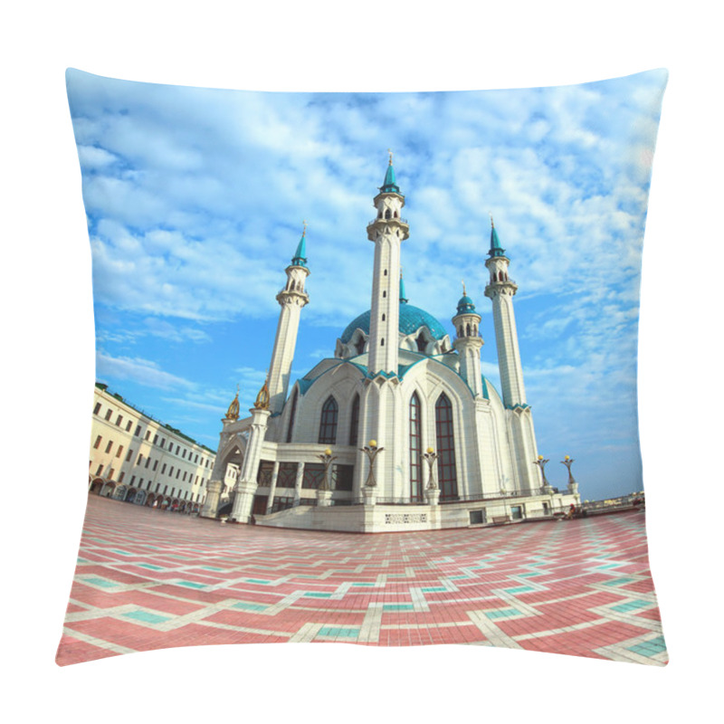 Personality  Kul Sharif Mosque In Kazan Russia Pillow Covers