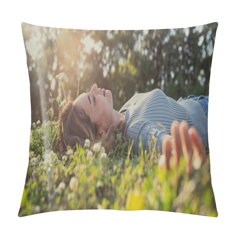 Personality  Relaxed Woman Resting On The Grass Pillow Covers