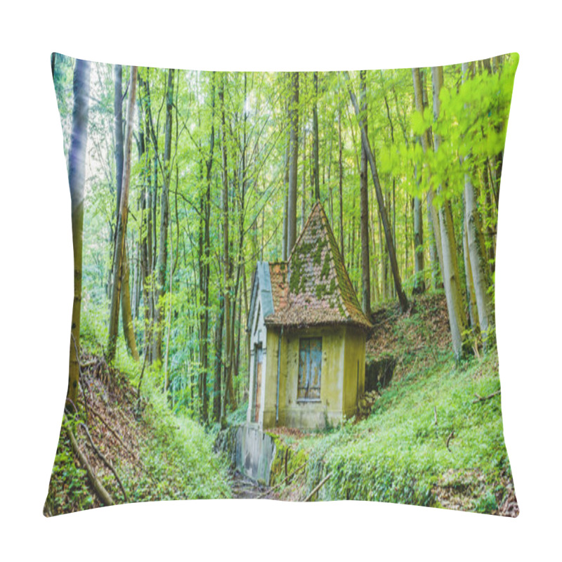 Personality  Magical Water House Pillow Covers