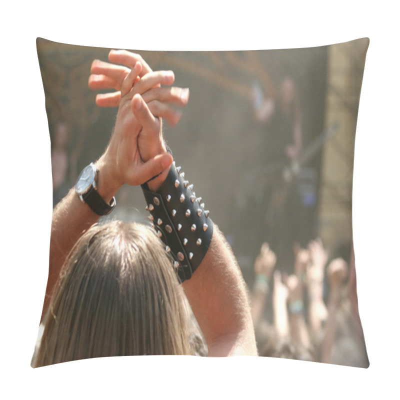 Personality  Rocking Crowd Pillow Covers