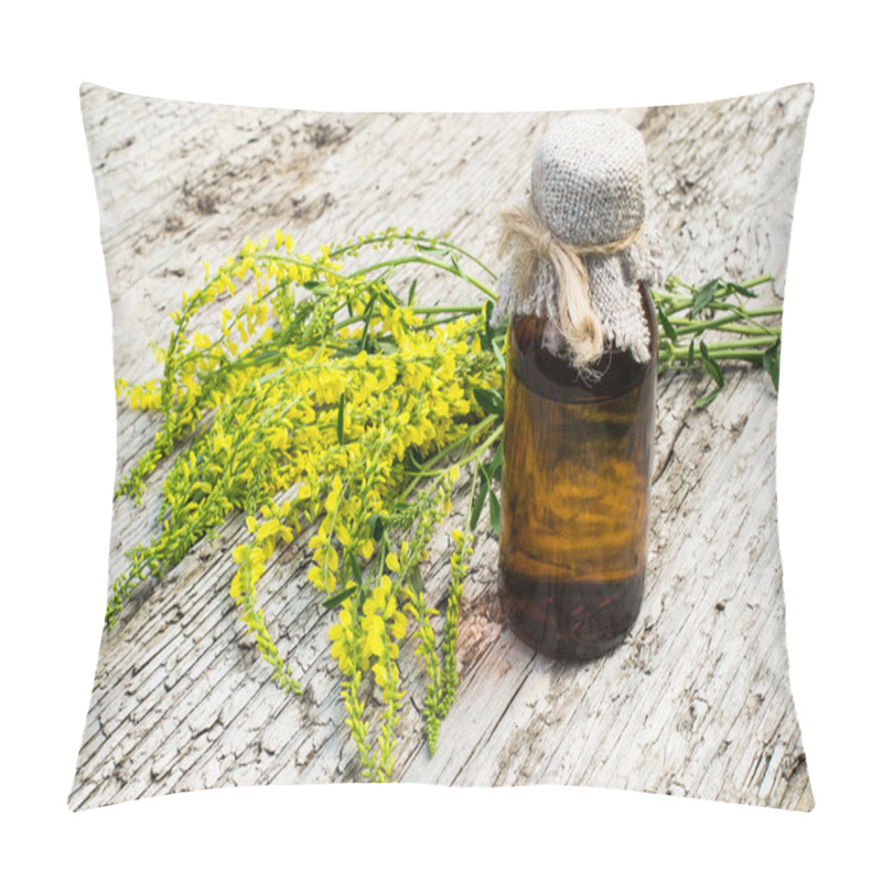 Personality  Melilotus Officinalis And Pharmaceutical Bottle  Pillow Covers