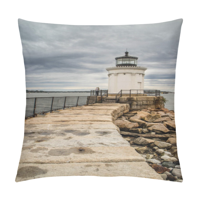 Personality  The Bug Light Lighthouse In Cape Elizabeth, Maine Pillow Covers