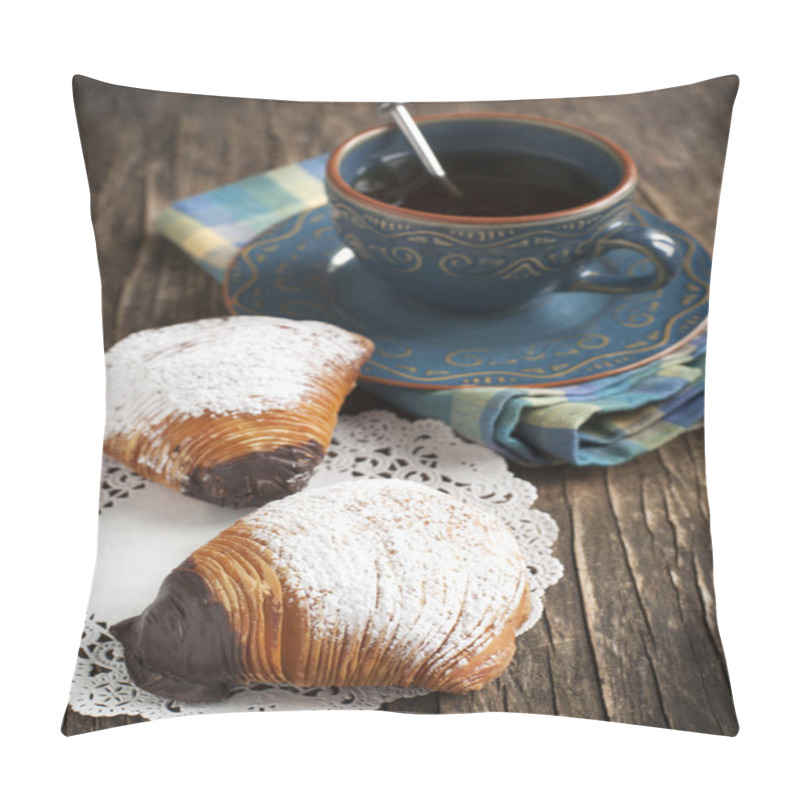 Personality  Sfogliatelle, Shell Shaped Pastry , Traditional Italian Pastry Pillow Covers