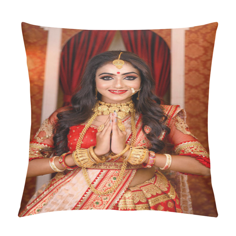 Personality  Portrait Of Very Beautiful Young Indian Lady In Luxurious Costume With Makeup And Heavy Jewellery Posing Fashionable In Studio Lighting Indoor. Religious Lifestyle Festive Fashion. Pillow Covers