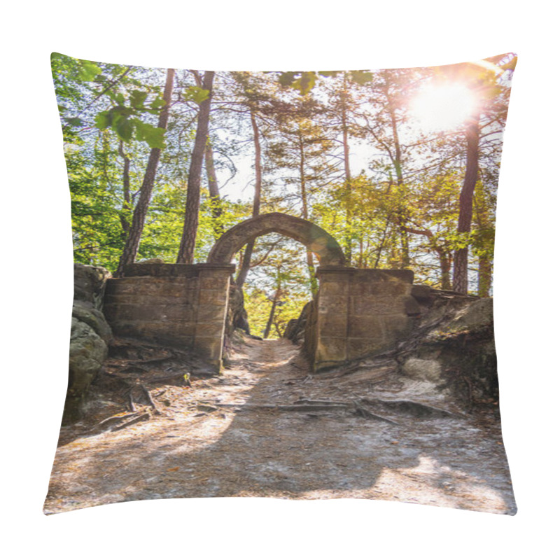 Personality  Ruins Of Stone Gate With Gothic Arch Pillow Covers