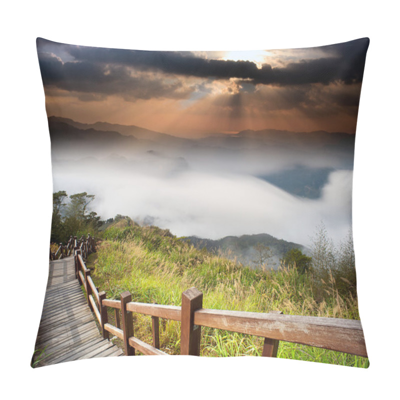 Personality  Amazing Sunrise And Mountain Pillow Covers