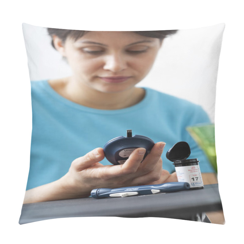 Personality  TEST FOR DIABETES, WOMAN Pillow Covers