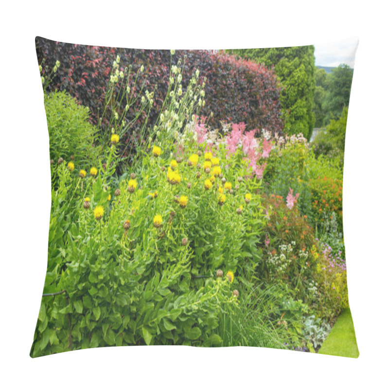 Personality  Beautiful Walled Garden, UK Pillow Covers