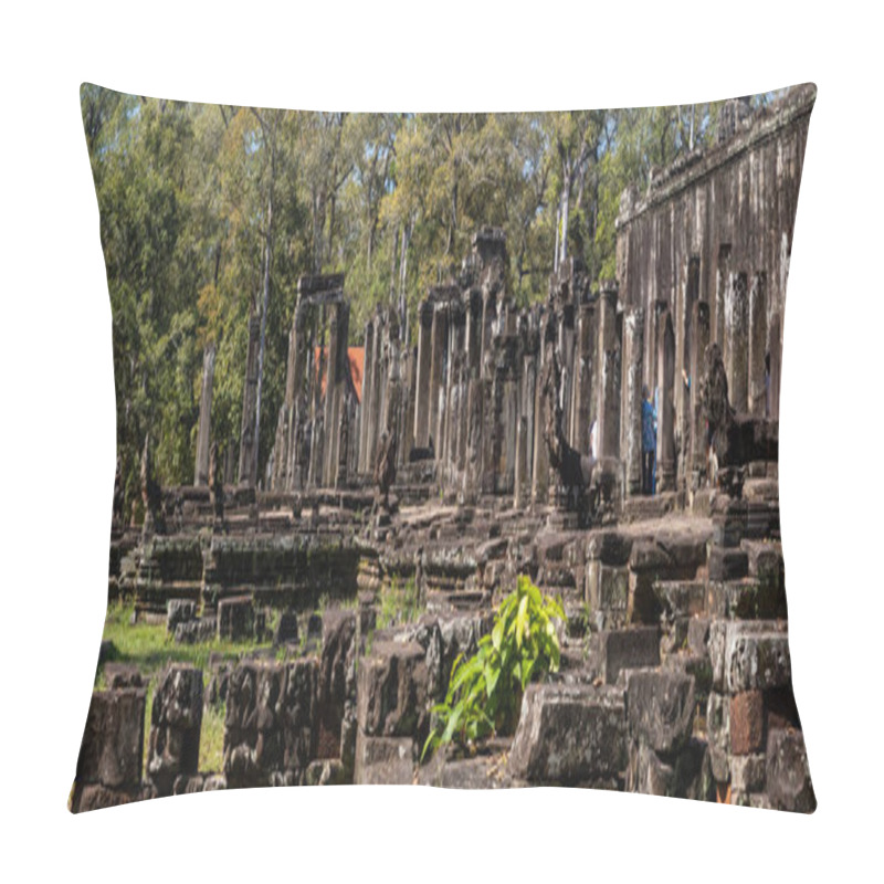 Personality  Ruins Of Historic Bayon Temple , Angkor Thom ,Cambodia Panoramic View. Pillow Covers