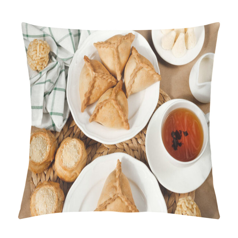 Personality  Traditional Tatar Pastries - Echpochmaki, Chak-chak, Gubadiya, Tykysh Kaleve Pillow Covers