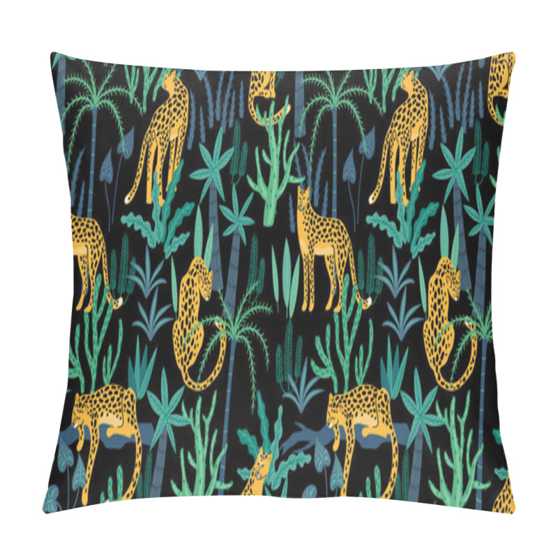 Personality  Vestor Seamless Pattern With Leopards And Tropical Leaves. Pillow Covers