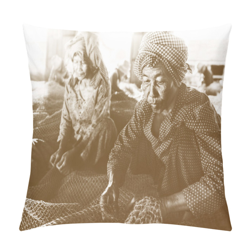 Personality  Women Repairing Fishing Nets Pillow Covers