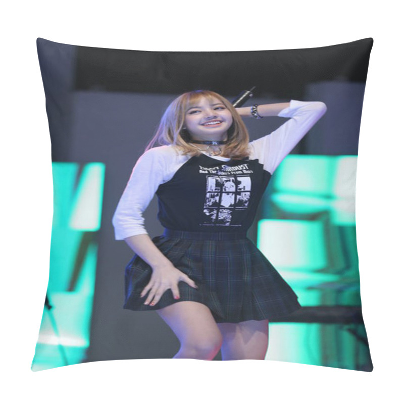 Personality  A Member Of South Korean Girl Group BLACKPINK Attends A Fan Meeting In Seoul, South Korea, 17 May 2017. Pillow Covers