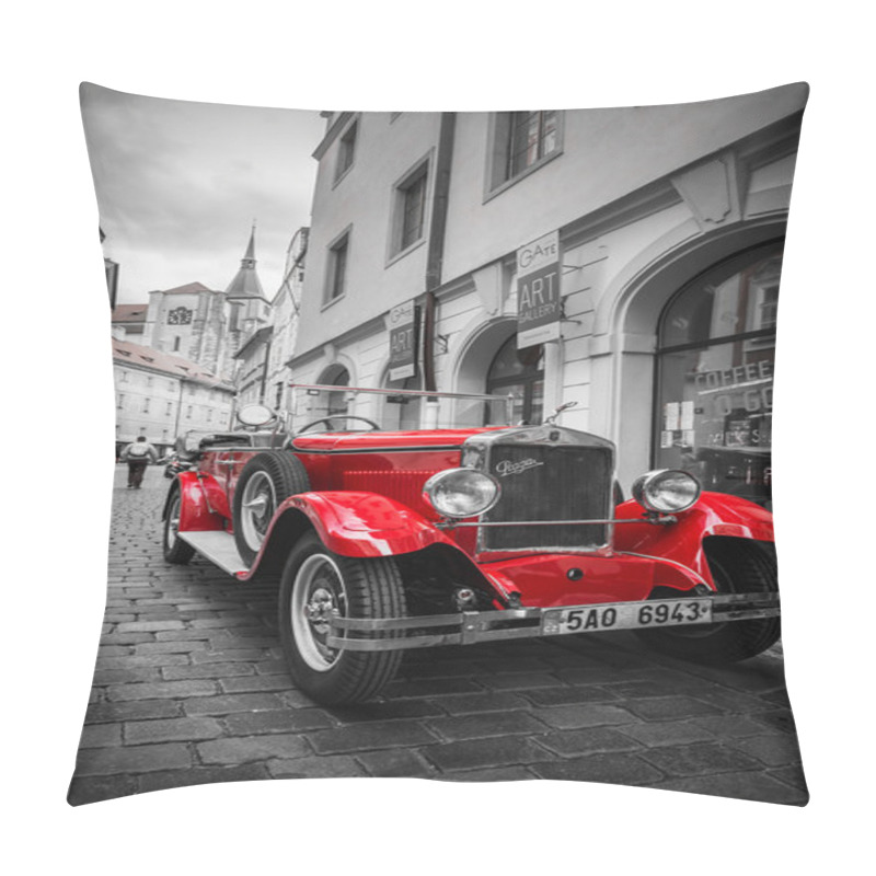 Personality  Historic Praga Car On The Street Of Prague Pillow Covers