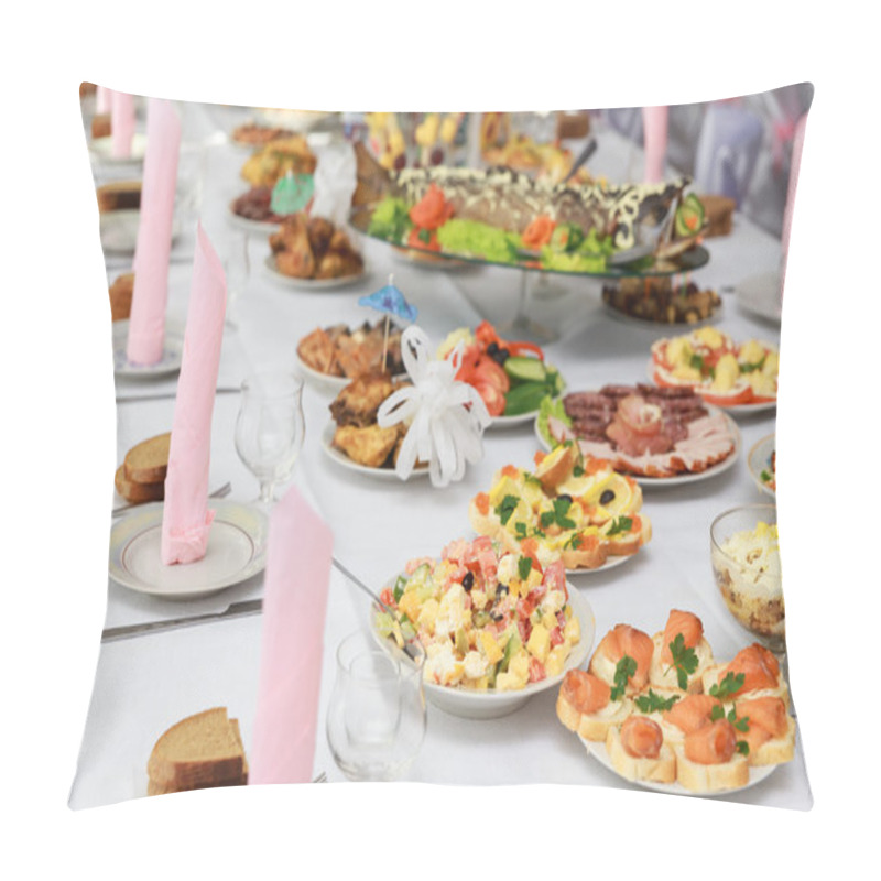 Personality  Served For A Banquet Table Pillow Covers