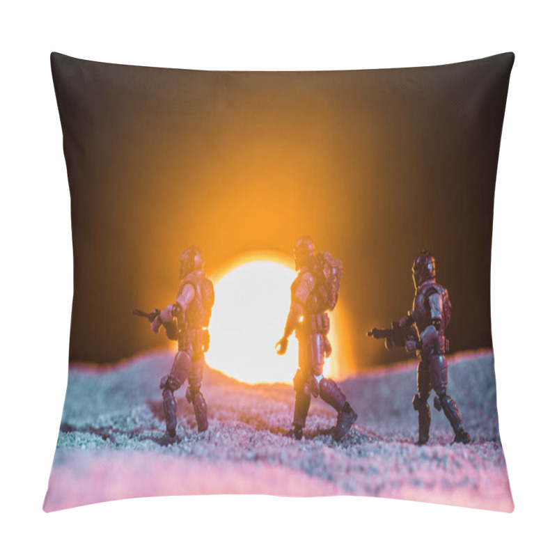 Personality  Toy Soldiers Silhouettes With Guns Walking On Planet With Sun On Background Pillow Covers