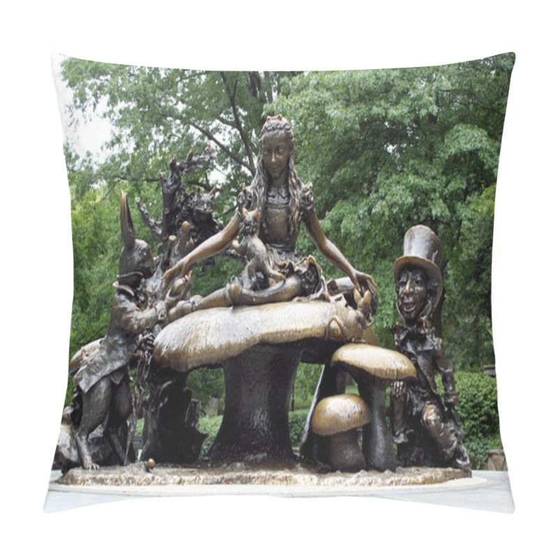 Personality  The Alice In Wonderland Sculpture, Central Park New York. Pillow Covers