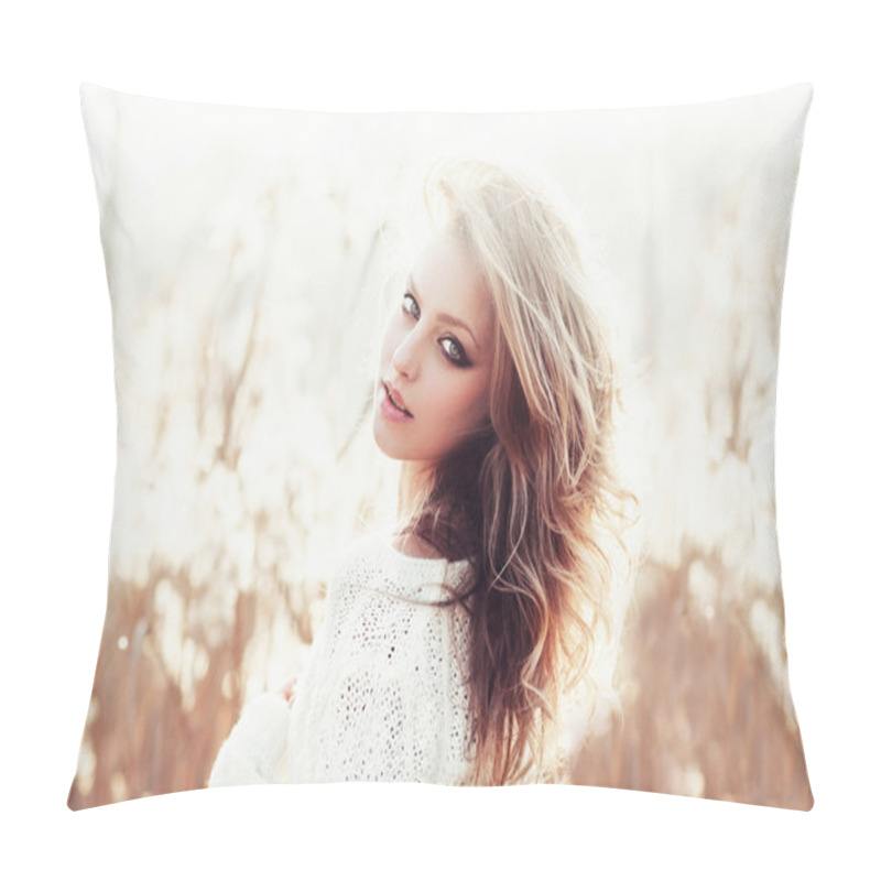 Personality  Blonde Girl In A Field Pillow Covers