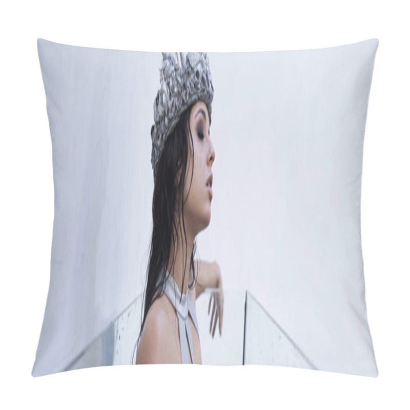 Personality  A Young Woman With Wet Hair And A Crown Of Shells Gazes Dreamily Out Of An Aquarium. Pillow Covers