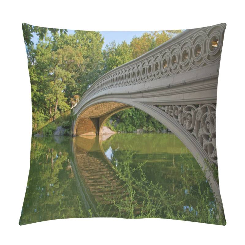 Personality  Bow Bridge And Pond, Central Park, Manhattan New York Pillow Covers