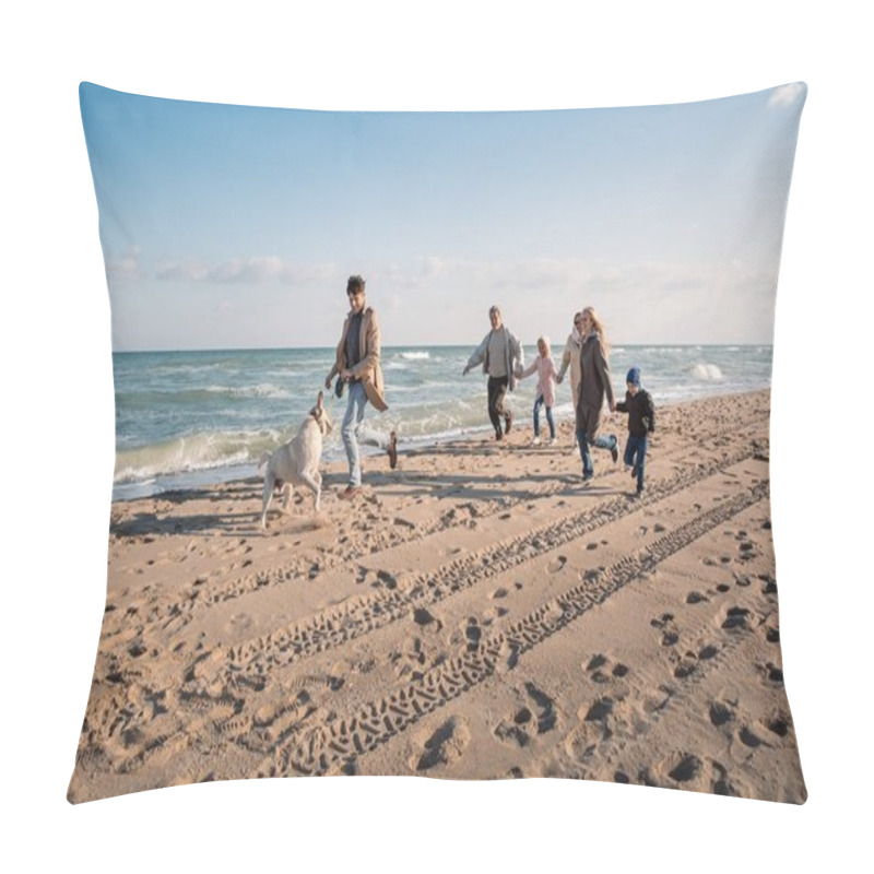 Personality  Big Family Running With Dog Pillow Covers