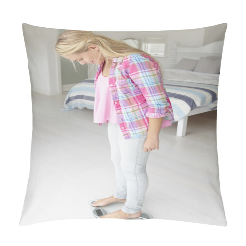 Personality  Girl Weighing Herself Pillow Covers