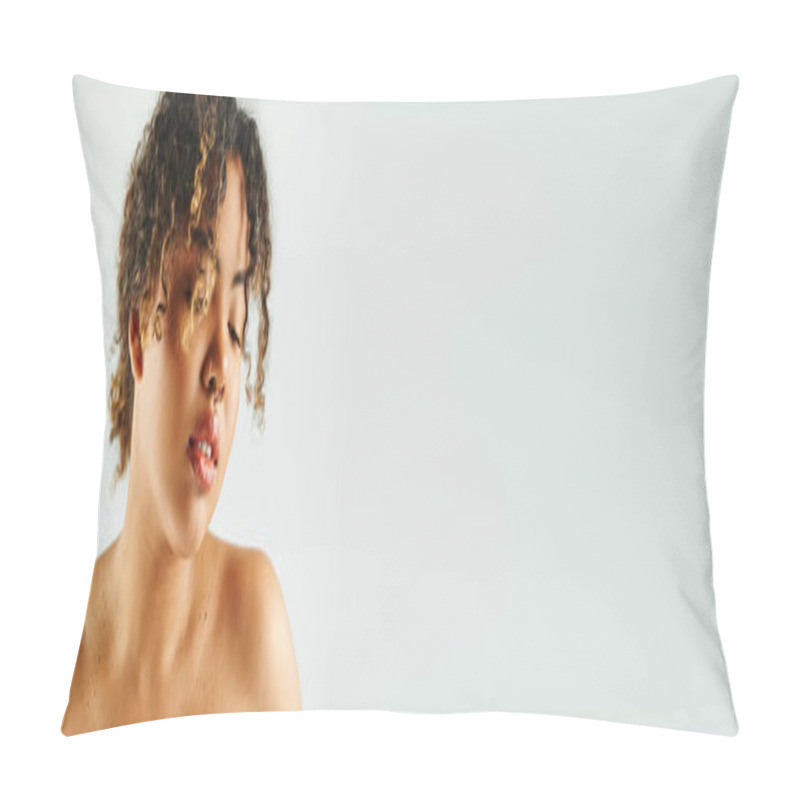 Personality  Beauriful African American Woman Actively Posing On Vibrant Backdrop. Pillow Covers