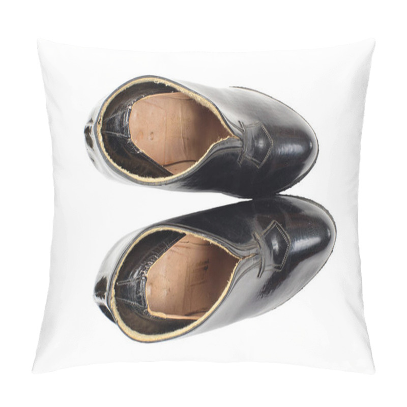 Personality  Vintage Black High-heeled Shoes Displayed Against A Plain Background Showcasing Classic Design Elements And Craftsmanship Pillow Covers