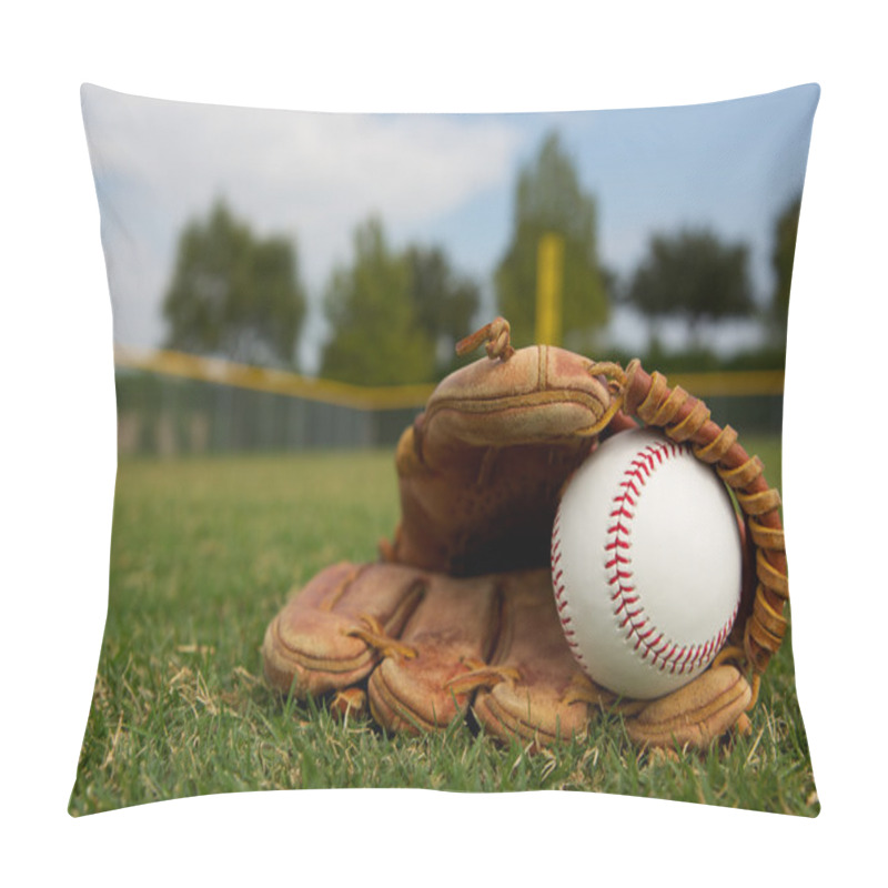 Personality  Baseball In A Glove Pillow Covers