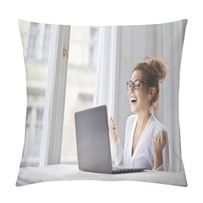 Personality  Beautiful Girl Exult On Pc Pillow Covers