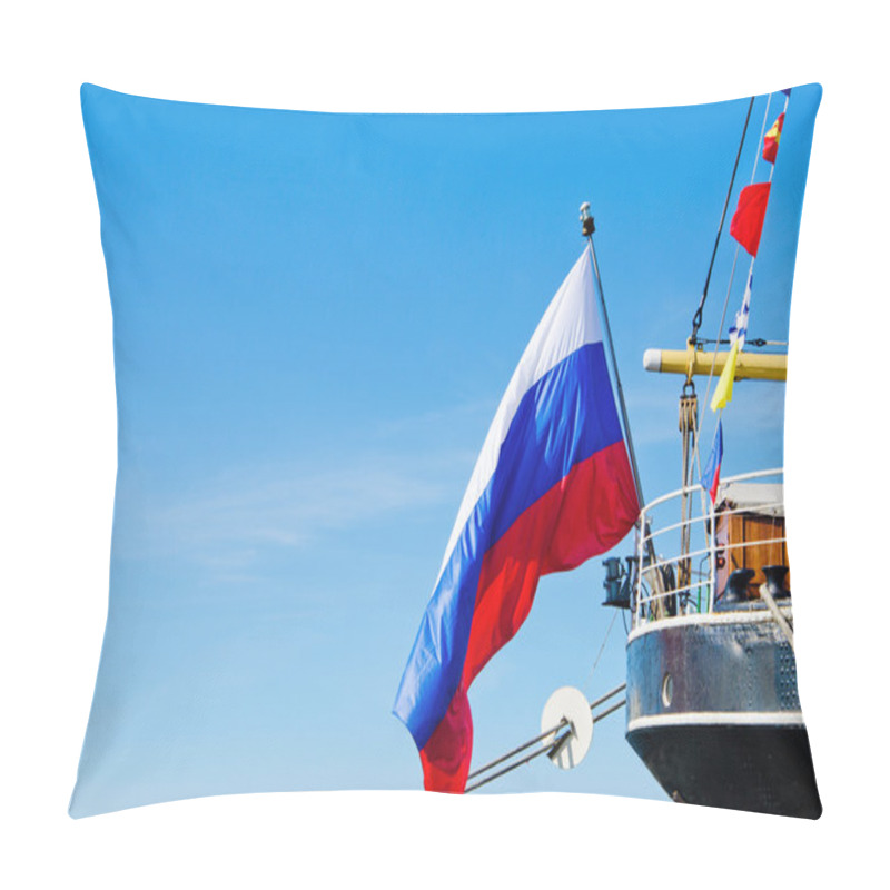 Personality  Russian Flag Flies At The Stern Old Sailboat Pillow Covers