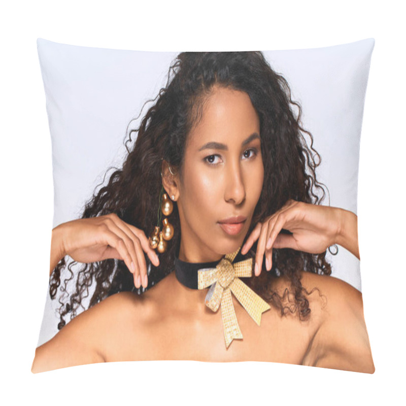 Personality  A Stunning Woman Confidently Showcases Her Unique Style And Vibrant Accessories. Pillow Covers