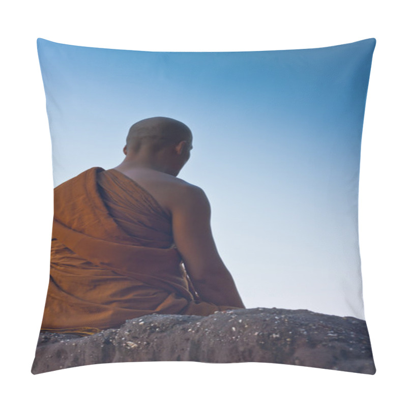 Personality  Monk Meditating At The Top Of The Mountain Pillow Covers