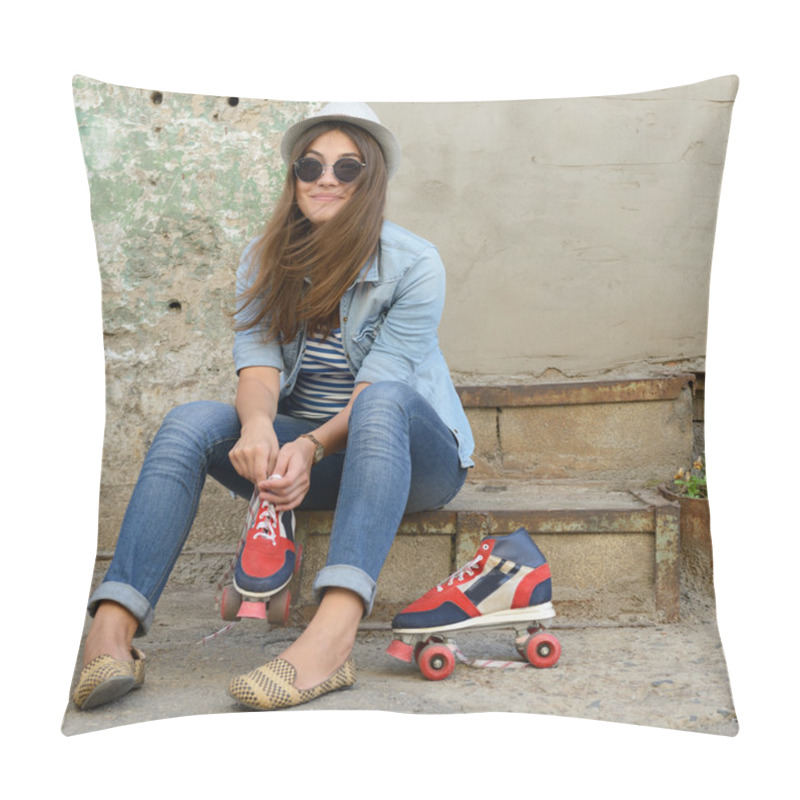 Personality  Girl With Roller Skates Pillow Covers