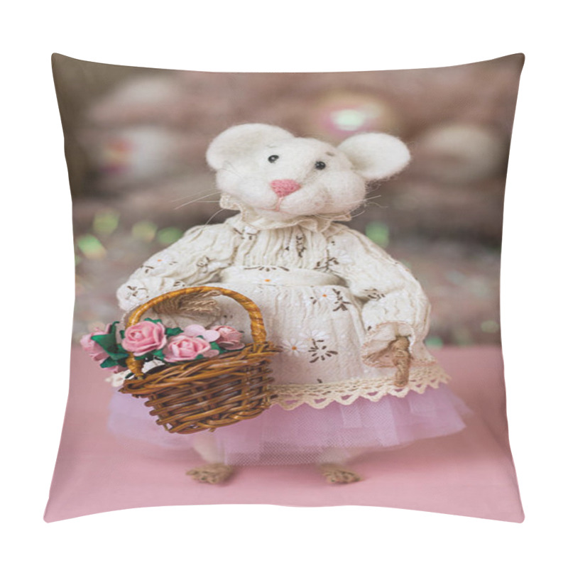 Personality  Handmade Felted Toy Rat Mouse In A Dress And With A Basket Of Flowers Pillow Covers