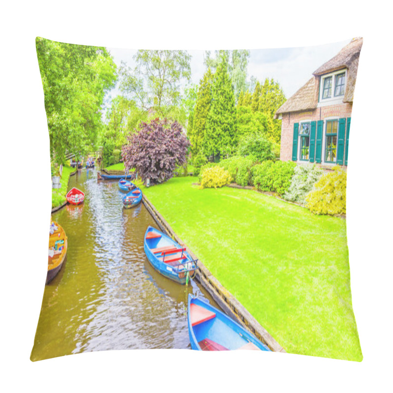 Personality  Typical Dutch Houses And Gardens In Giethoorn, The Netherlands Pillow Covers