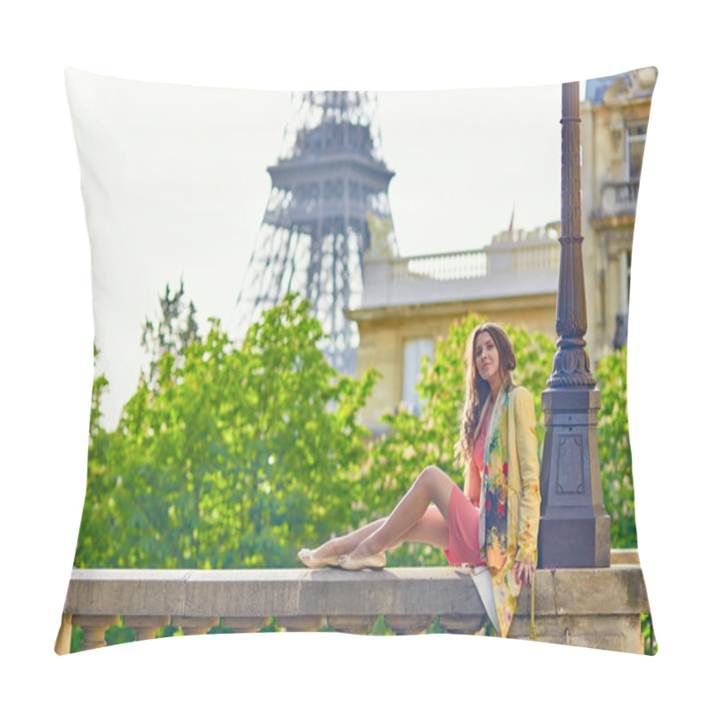 Personality  Beautiful Young Woman Near The Eiffel Tower Pillow Covers