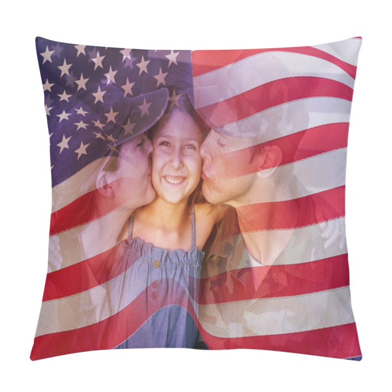 Personality  Soldier Couple Reunited With Their Daughter Pillow Covers