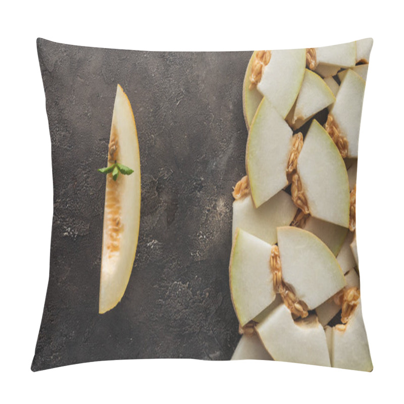 Personality  Top View Of Slices Of Sweet Ripe Melon On Black Grunge Background  Pillow Covers