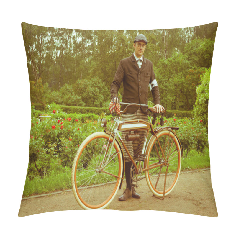 Personality  Man Posing With Retro Bicycle In The Park Pillow Covers