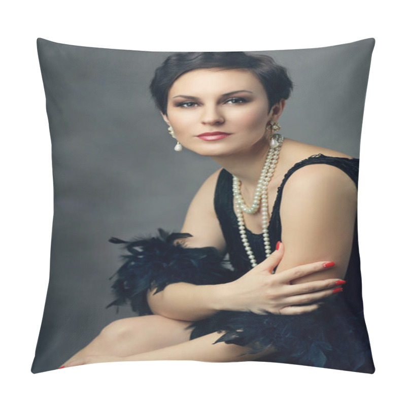 Personality  Retro Flapper Woman Pillow Covers