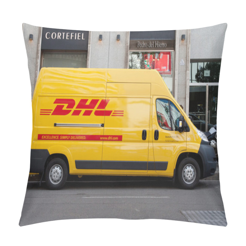 Personality  DHL Delivery Pillow Covers