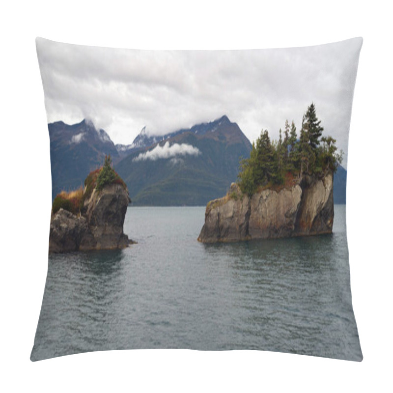 Personality  Rock Buttes Open Water Winter Ocean Alaska Resurrection Bay Pillow Covers